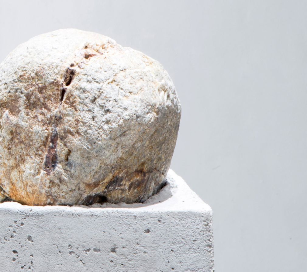 A detail of Über den Dingen by Simone Eißrich